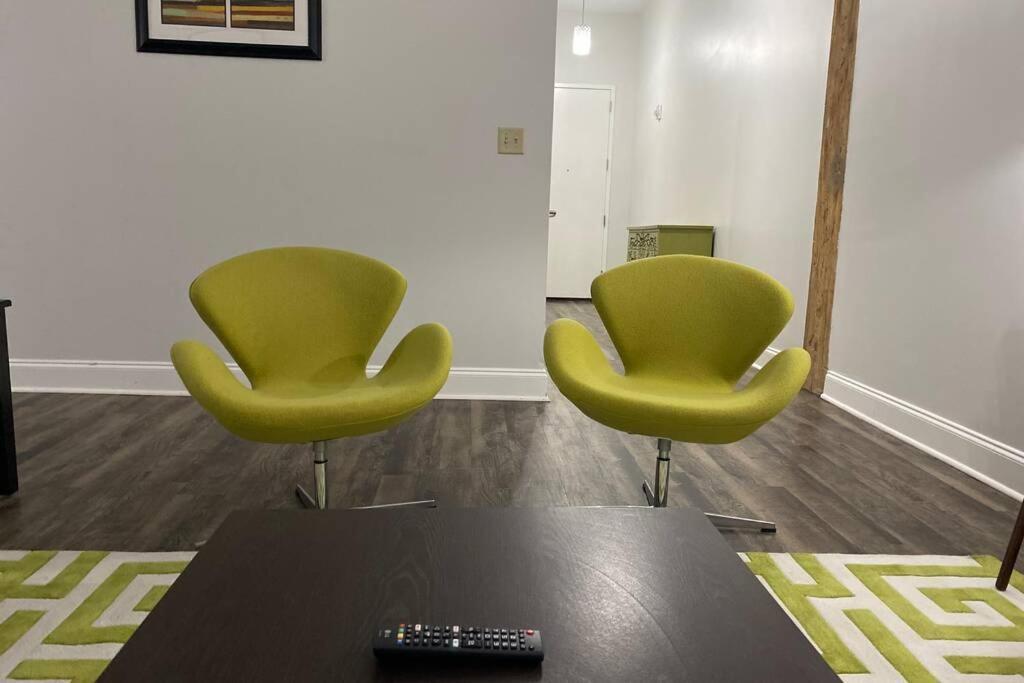 Apartment Smart Modern Contemporary 1 Bedroom 1 Bathroom Apt.