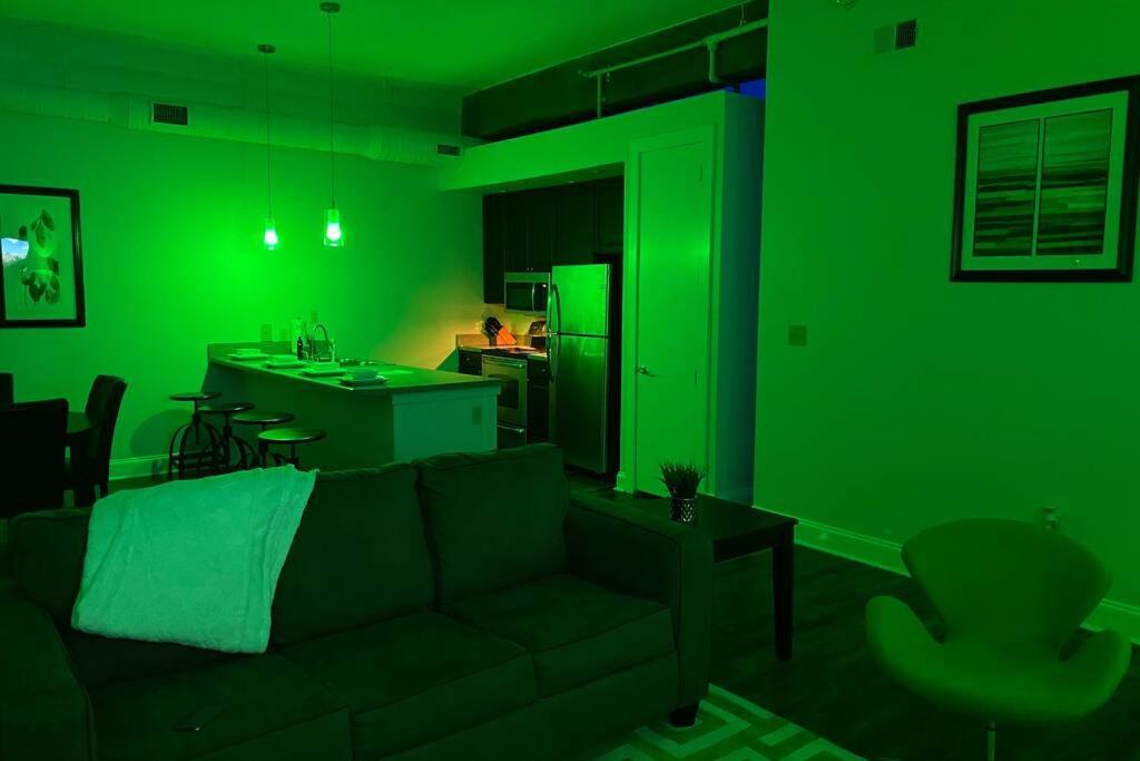 Smart Modern Contemporary 1 Bedroom 1 Bathroom Apt. Apartment
