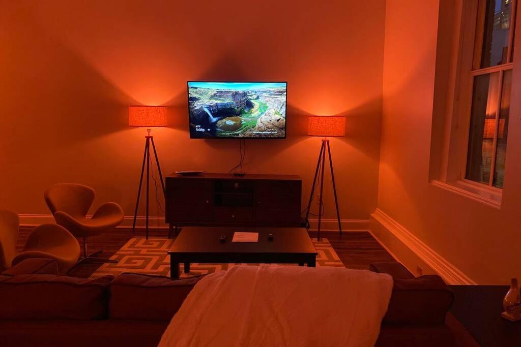 Smart Modern Contemporary 1 Bedroom 1 Bathroom Apt. Apartment Memphis