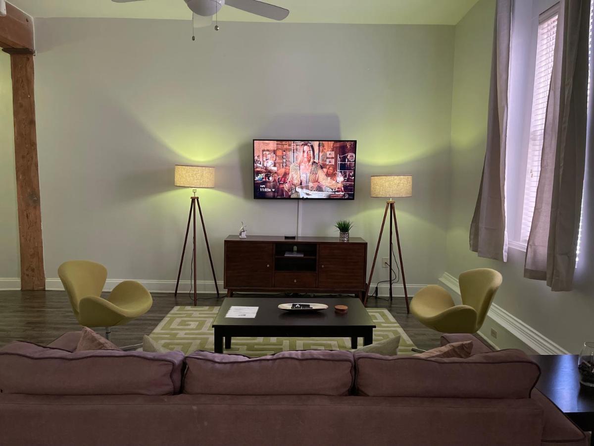 Smart Modern Contemporary 1 Bedroom 1 Bathroom Apt. Apartment *