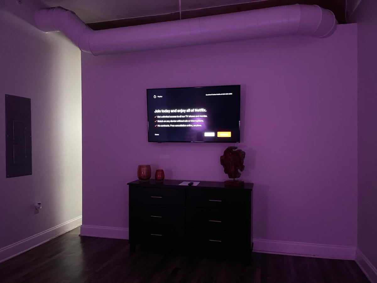 Smart Modern Contemporary 1 Bedroom 1 Bathroom Apt. Apartment *