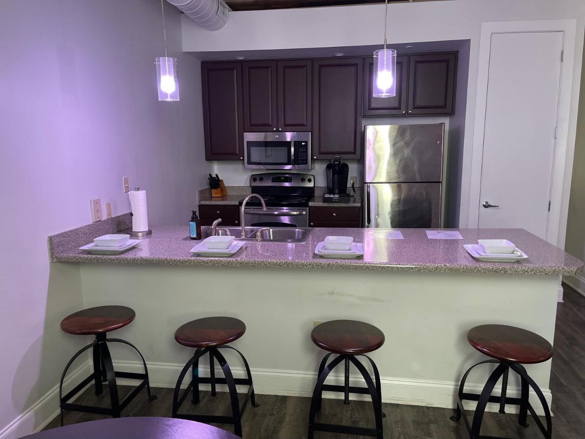 Apartment Smart Modern Contemporary 1 Bedroom 1 Bathroom Apt. Memphis
