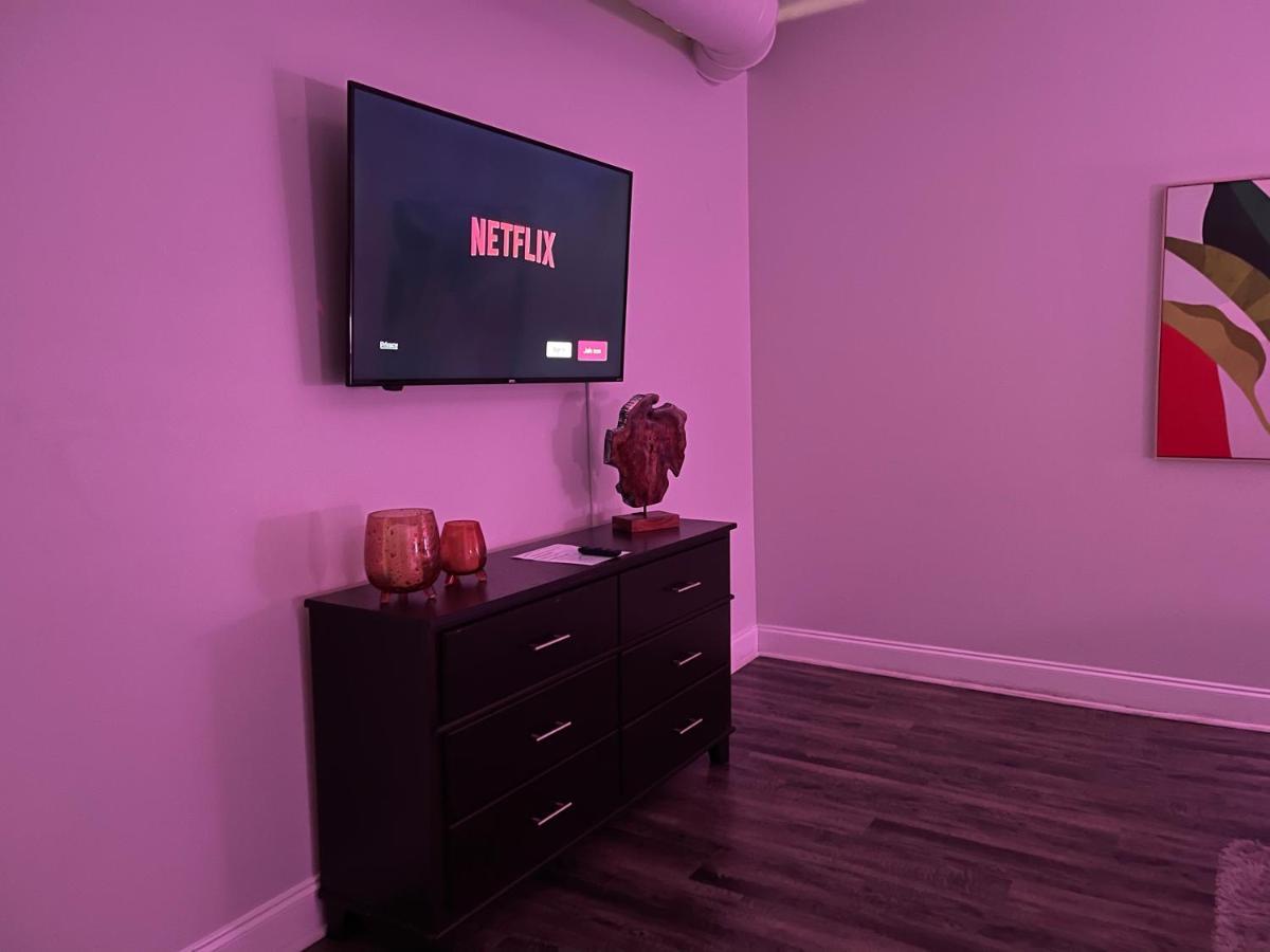 Smart Modern Contemporary 1 Bedroom 1 Bathroom Apt. *